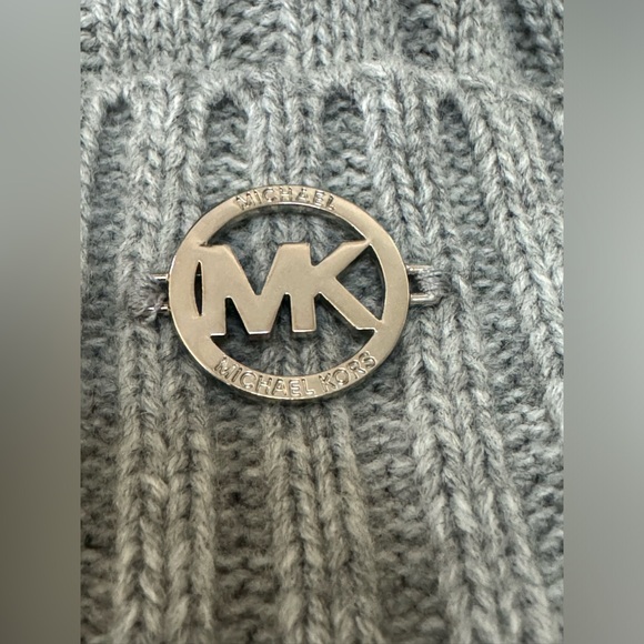 MICHAEL Michael Kors Cuffed Beanie Pom Pom Winter Hat, Gray, Women’s  1 Size - Picture 2 of 5